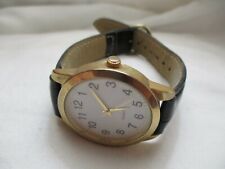 Puritan Analog Wristwatch with a Buckle Band and Quartz Movement