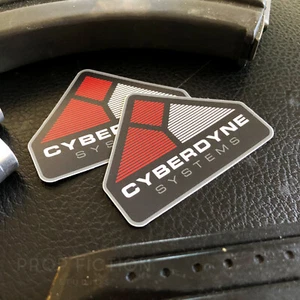 Terminator 2 - Paar Requisiten "Cyberdyne Systems" Gehäuse Aufkleber/Ausrüstungsaufkleber - Bild 1 von 1