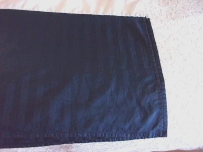 Falda cama queen a medida a rayas tonales azul marino Foto 1 de 4