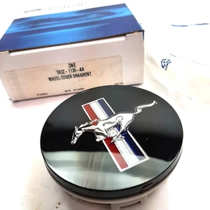 One 1994-2004 Ford Mustang 2.5" Tribar Running Horse Wheel Center Cap SWH1 - Bild 1 von 5