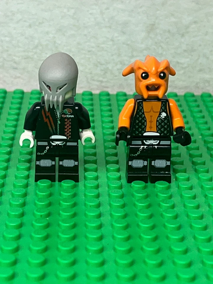 LEGO Policía Espacial 3 Alien Kranxx y Calavera Minifiguras Gemelas Foto 1 de 1