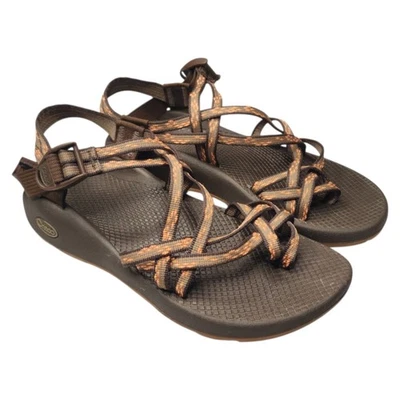 Sandálias femininas Chaco Z2 Yampa tamanho 9 flor de cerejeira marrom Vibram caminhadas ao ar livre - Imagem 1 de 4