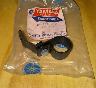 SOPORTE SILENCIADOR ESCAPE YAMAHA YZ125 1974 NUEVO DE LOTE # 401-14771-00 Foto 1 de 4