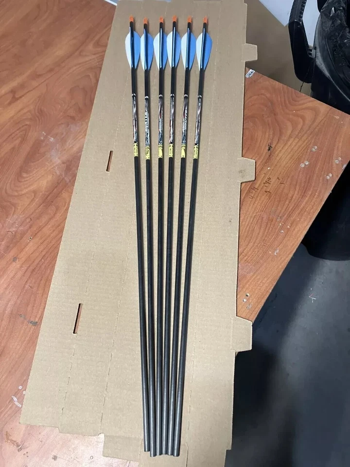 Beman ICS Patriot Hunter 500 1/2 Dozen Fletched Feathers 2 Blue 1 White - Image 1 of 3