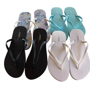NWT Lot of 4 Old Navy Rubber Thong Flip Flop Sandals Ladies 10 - Picture 1 of 5