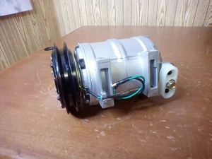 Compresor de aire acondicionado 4456130 para excavadora Hitachi ZX330 ZX200 ZX230 ZX270 ZX210W - Imagen 1 de 6