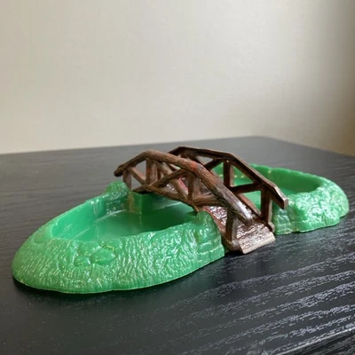 VTG Plasticville Bridge & Pond Unit O Sc BL-2 Bachmann Model Train Railroad RR - Image 1 of 4