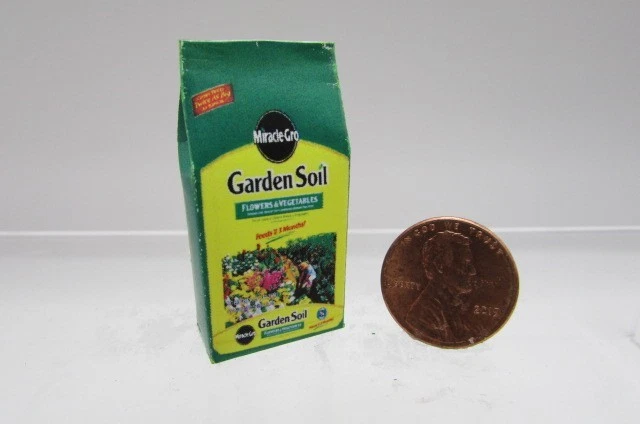 Bolsa de suelo de jardín Miracle-Gro réplica miniatura para casa de muñecas HR56059 Foto 1 de 1