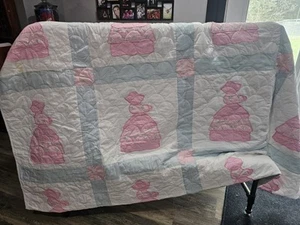 Large Quilt pink lady rounded corners (some staining) - Picture 1 of 2