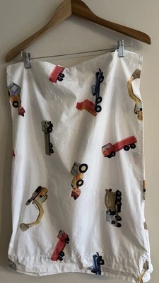 PAR de fundas de almohada estándar Pottery Barn Kids Ocupado constructor rocas construcción Foto 1 de 4