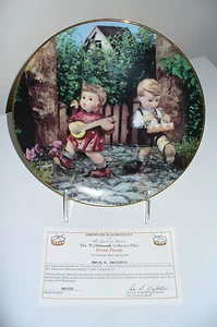 NEW Hummel Little Companions Collector Plates "Private Parade" W/ Certificate - Picture 1 of 2