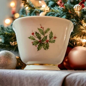 Lenox China Holiday Treat Bowl Footed Christmas Holly Berry 24K Gold Trim NEW - Picture 1 of 7