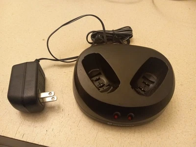 Audiovox 型号 GMRS10DS 桌面充电器。 经过测试 — 第 1/3 张图片