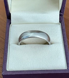 950 Platinum Wedding Band 6mm 13.5 grams Deluxe Court Size V - Picture 1 of 14