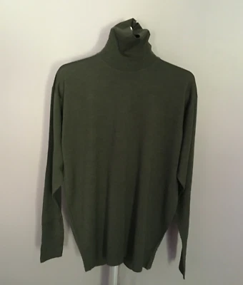 Nuevo con etiquetas Suéter Barney's New York Para Hombre 100% Pura Lana Nueva Cuello Alto Verde Oliva M Foto 1 de 4