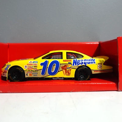 Racing Champions Diecast Chase The Race Collector Series 1:24 Scale - Image 1 of 4