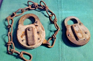 2 old rusty padlocks I found no keys possibly RxR RY EX AGY (#QR-245) & S.P. CO. - Picture 1 of 7