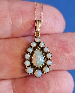 14K massiver Gelbgold Träne Feueropal Cluster Heiligenschein Anhänger mit 10K Kette - Bild 1 von 10