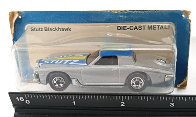 Coche Stutz Blackhawk plateado de metal fundido a presión nuevo Foto 1 de 4