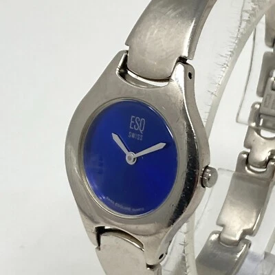 Reloj Suizo ESQ Mujer 25mm Tono Plateado Redondo Esfera Azul WR Batería Nueva 6.25" Foto 1 de 4