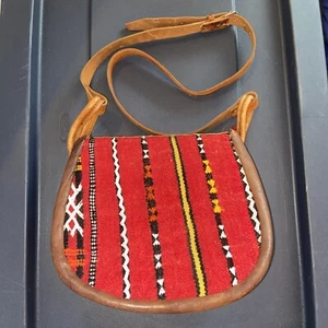 Embroidered Colorful Cross Body Bag Hand Made Leather Southwest VINTAGE - Picture 1 of 20