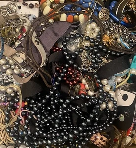 Vintage~Now Jewelry Lot Over 23 Pounds Wear Repair Craft Harvest Resell - Picture 1 of 5
