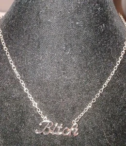 Collar Colgante Estilo Escritura Perra Tono Plateado Collar Cadena Distintivo 16"-18" - Imagen 1 de 6