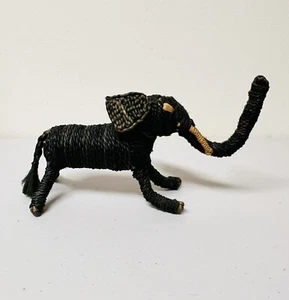 Estatuilla de elefante vintage de cuerda de yute hecha a mano cuerda negra arte animal africano - Imagen 1 de 13