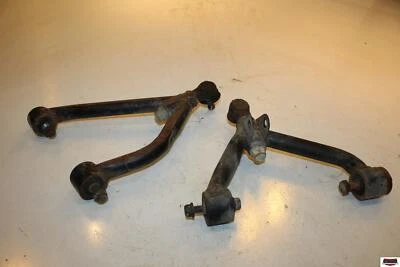 1990 Suzuki Quadrunner 250 dianteiro inferior esquerdo controle A braços 52420-19B10 - Imagem 1 de 4