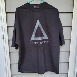 Asos Herren Oversized T-Shirt Unrvlld Spply Logo Größe M Schwarz - Bild 1 von 5