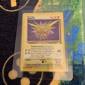 Rare Zapdos Holographic 15/62 with swirl  - Picture 1 of 11