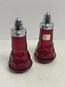 Viking Glass Ruby Red Georgian Honeycomb Salt & Pepper Shaker Set Vintage Unused - Picture 1 of 6
