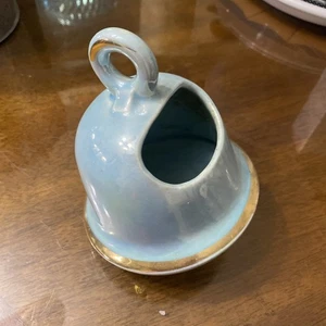 Vintage MCM Stanford Sebring Ohio hellblau gold Keramik Glocke Übertopf 6x4,5" - Bild 1 von 4