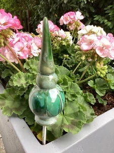 SPITZE KERAMIK - HANDARBEIT GARTENDEKO ROSENKUGEL STELENSPITZE - Bild 1 von 1