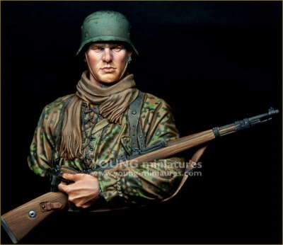 Young Miniatures, Young German Infantryman WWII, 1/10th Scale Kit, NIB, YM18101 - Image 1 of 4