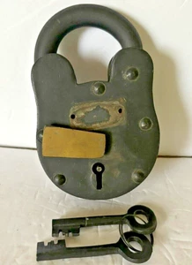 RARE VINTAGE IRON PADLOCK VERY HEAVY WORKS WITH 2 KEYS EXCELLENT WORKING - Picture 1 of 7