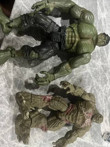 Lot of 2   2007 Hasbro Incredible Hulk 6" Action Figures: THE ABOMINATION & HULK Cover