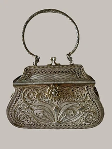 Borsetta antica in filigrana di argento fine 800 - Foto 1 di 5