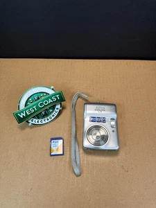 Nikon Coolpix L3 Digitalkamera silber 5,1 MP 3x Zoom getestet - Bild 1 von 10