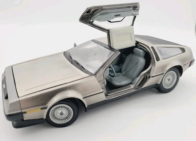 Sun Star 1/18 1981 DeLorean LK (DMC-12) Diecast Model NO BOX MISSING LEFT MIRROR - Image 1 of 4