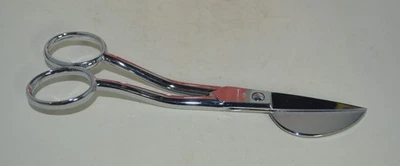 Mundial 585 Signature Series 6" Duckbill Appliqué Lace Scissors - Image 1 of 4