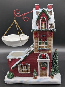 YANKEE CANDLE WAX TART WARMER RED HOLIDAY HOUSE WINTER CHRISTMAS Retired Seepics - Picture 1 of 3