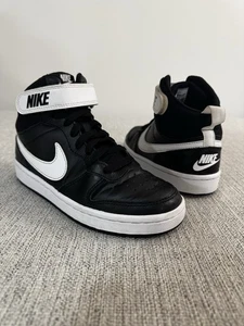 Nike Court Borough Mid 2 schwarz weiß Mid Top Turnschuhe CD7782-010 Jugend Größe 3,5y - Bild 1 von 9