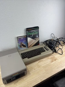 Commodore 64 Computer And 1541 Floppy Disk Drive Untested/ For Parts Or Repair - Afbeelding 1 van 15