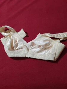 Playtex Natural Beige 18 hour bra Size 38 C - Picture 1 of 2