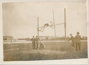 ATHLETISME 1910 - Saut à la Perche - PRB 565 - Picture 1 of 2