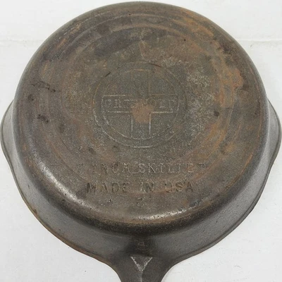Griswold No. 4 Cast Iron 7" Skillet  Made in USA Double Pour Spout, Block Logo - Image 1 of 4