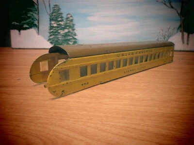 Vintage Lionel  O Gauge UNION PACIFIC 754 OBSERVATION CAR  Body ,Roof  FOR PARTS - Image 1 of 4