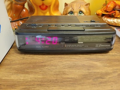 despertador tipo madera emerson 272b  Foto 1 de 3