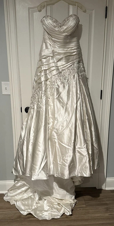 Mori Lee By Madeleine Gardner New Wedding Dress w/Shoulder Cover Up Size 14 - Image 1 of 4